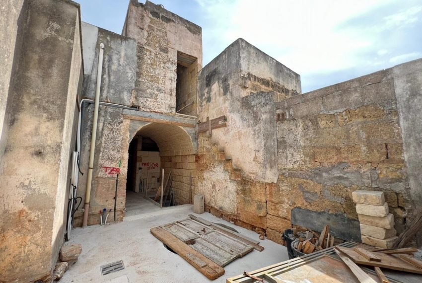 d8497687-a1c5-4978-afb8-48218f482295